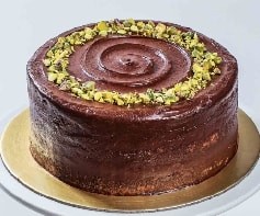 4 ile 6 kişilik kişilik Klasik sade çikolatalı fıstıklı yaş pasta Doğum günü pastası pasta