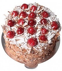 Doğal Malzemeli 6–9 Kişilik Çikolatalı Frambuazlı Yaş Pasta pasta